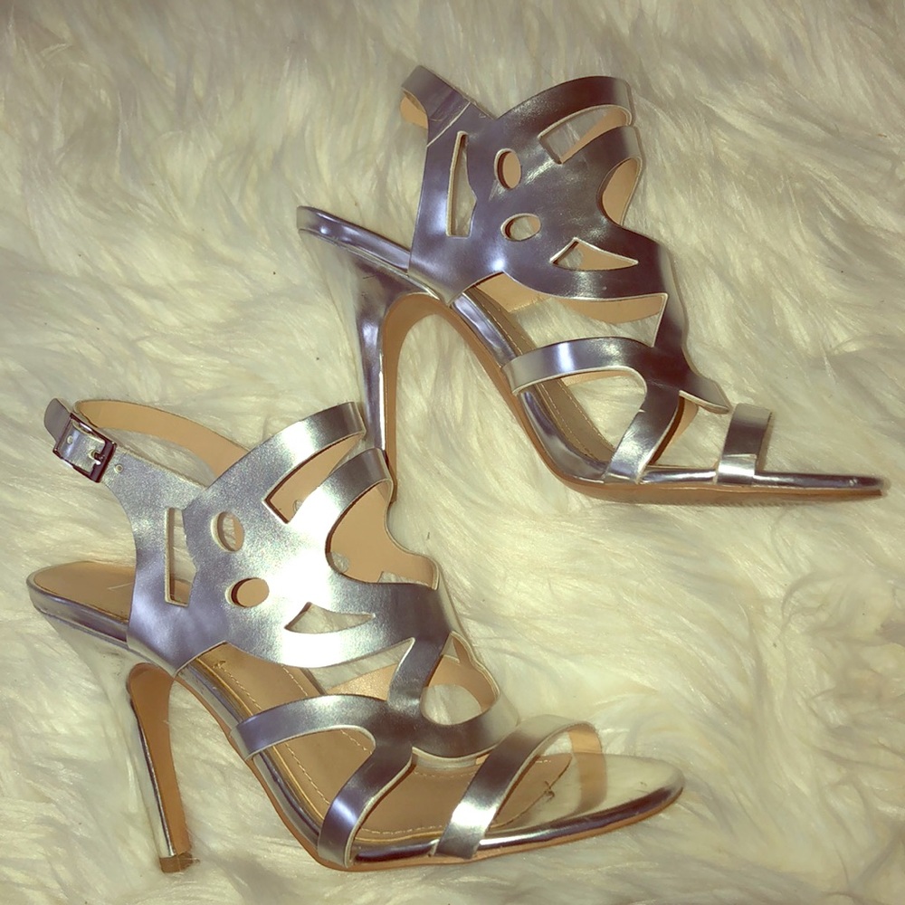 BCBG Heel